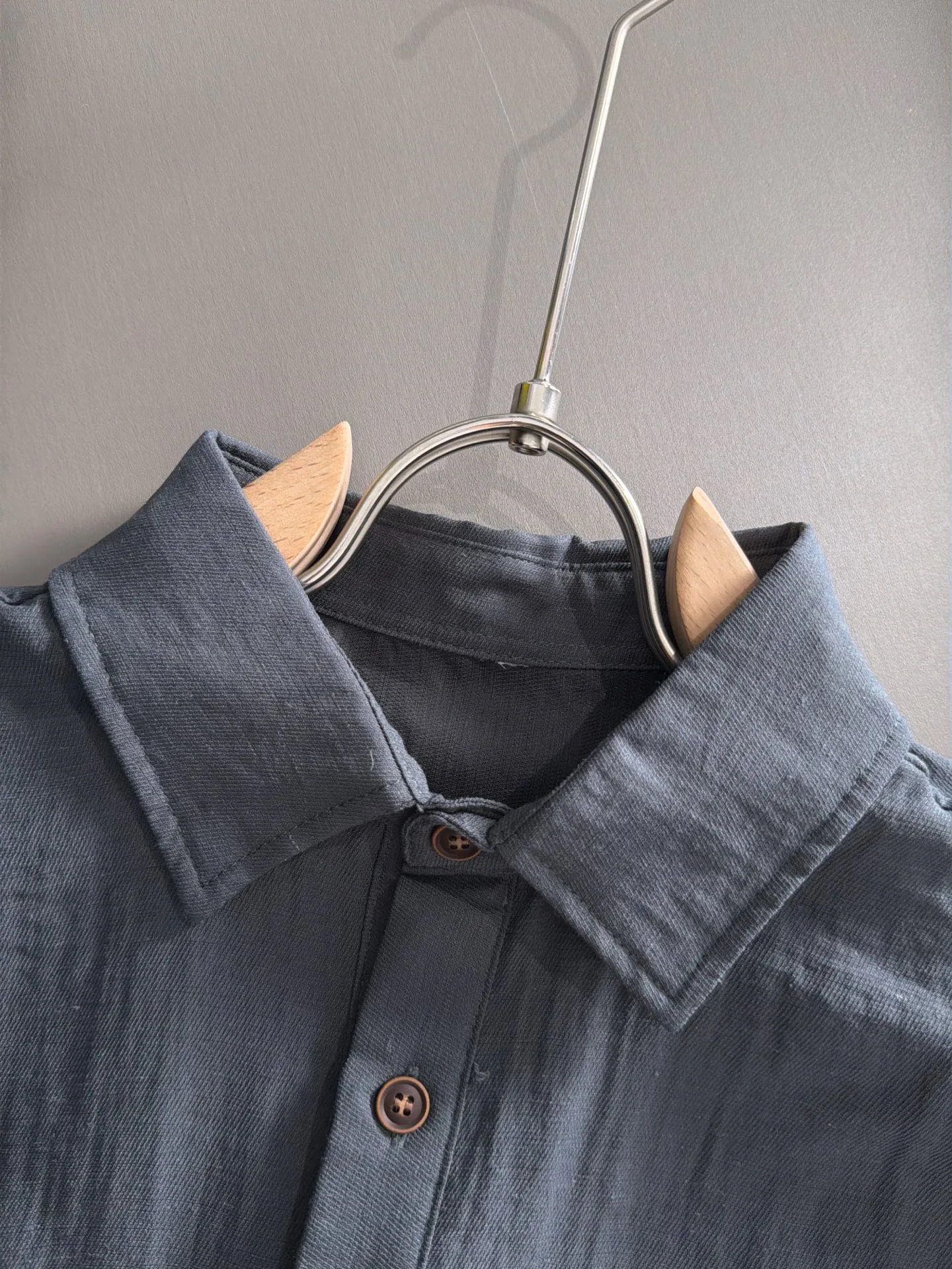 LP 36ss New Arrival men's short-sleeved T-shirt, complete with three labels, made of special high-weight linen yarn, feels substantial when weighed, and the upper body is more textured than ordinary T-shirts. This texture can cope with the weather and is suitable for both hot and cold conditions. Loose fit design, looks noble. Size:L to 4XL